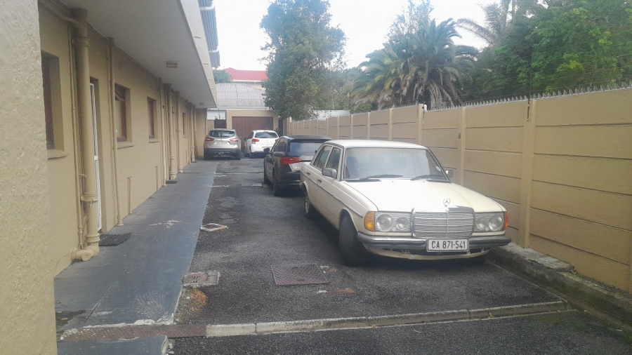 To Let 1 Bedroom Property for Rent in Kenilworth Western Cape